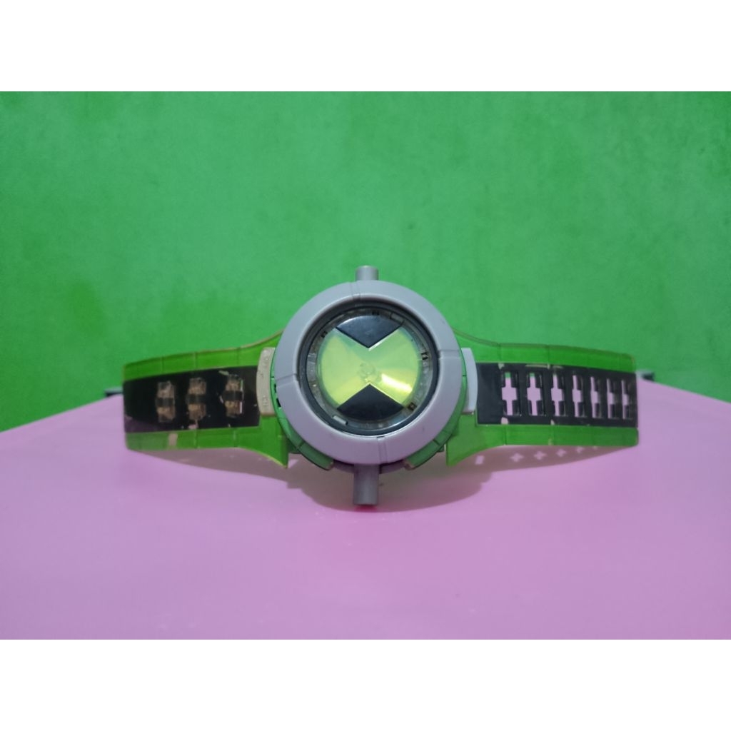 Jam Tangan BEN 10 ILLUMINATOR ULTIMATE OMNITRIX WATCH PROJECTOR CN Bandai 2008 Murah Retro Vintage R