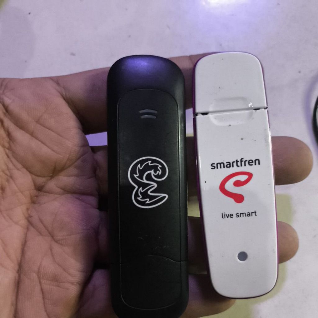 modem smartfren dan tri jadul