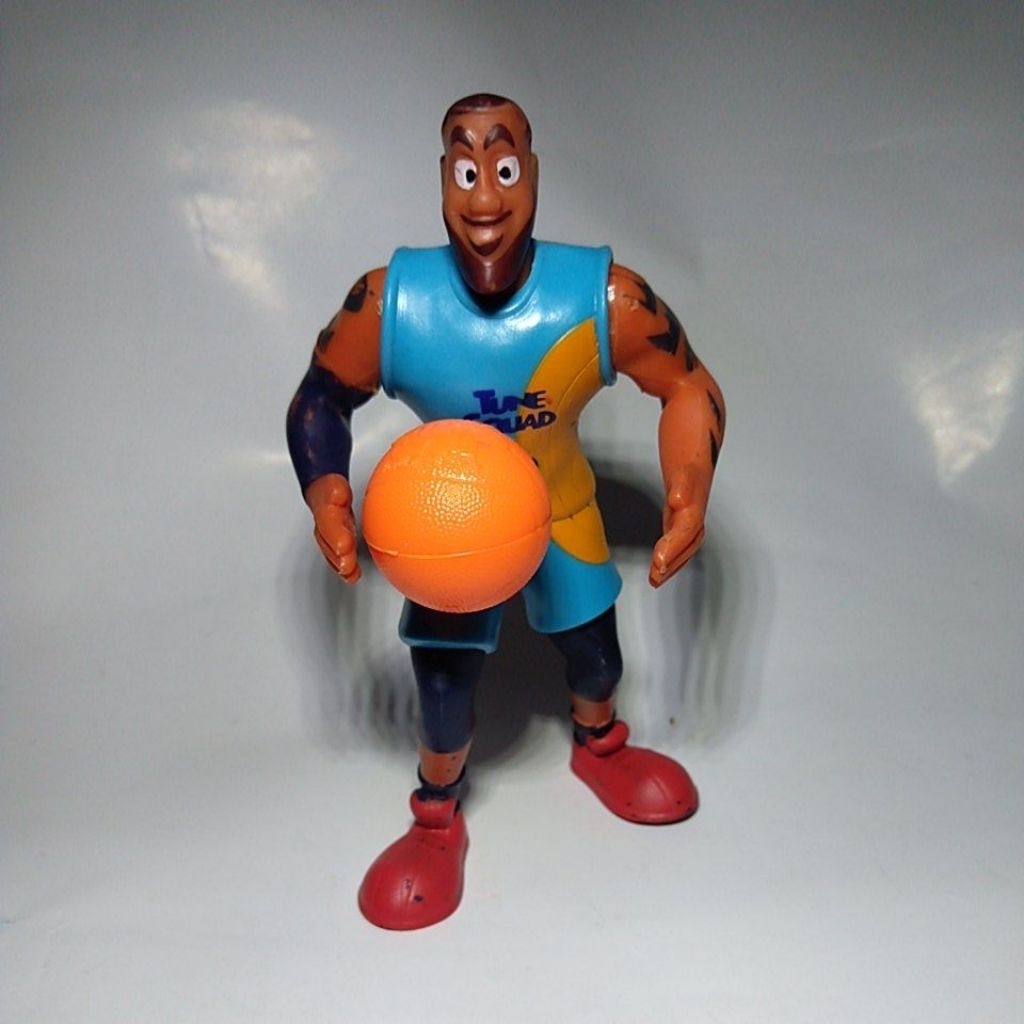 Mainan McDonald/MCD Figure Space Jam A New Legacy 2021 (LeBron James)
