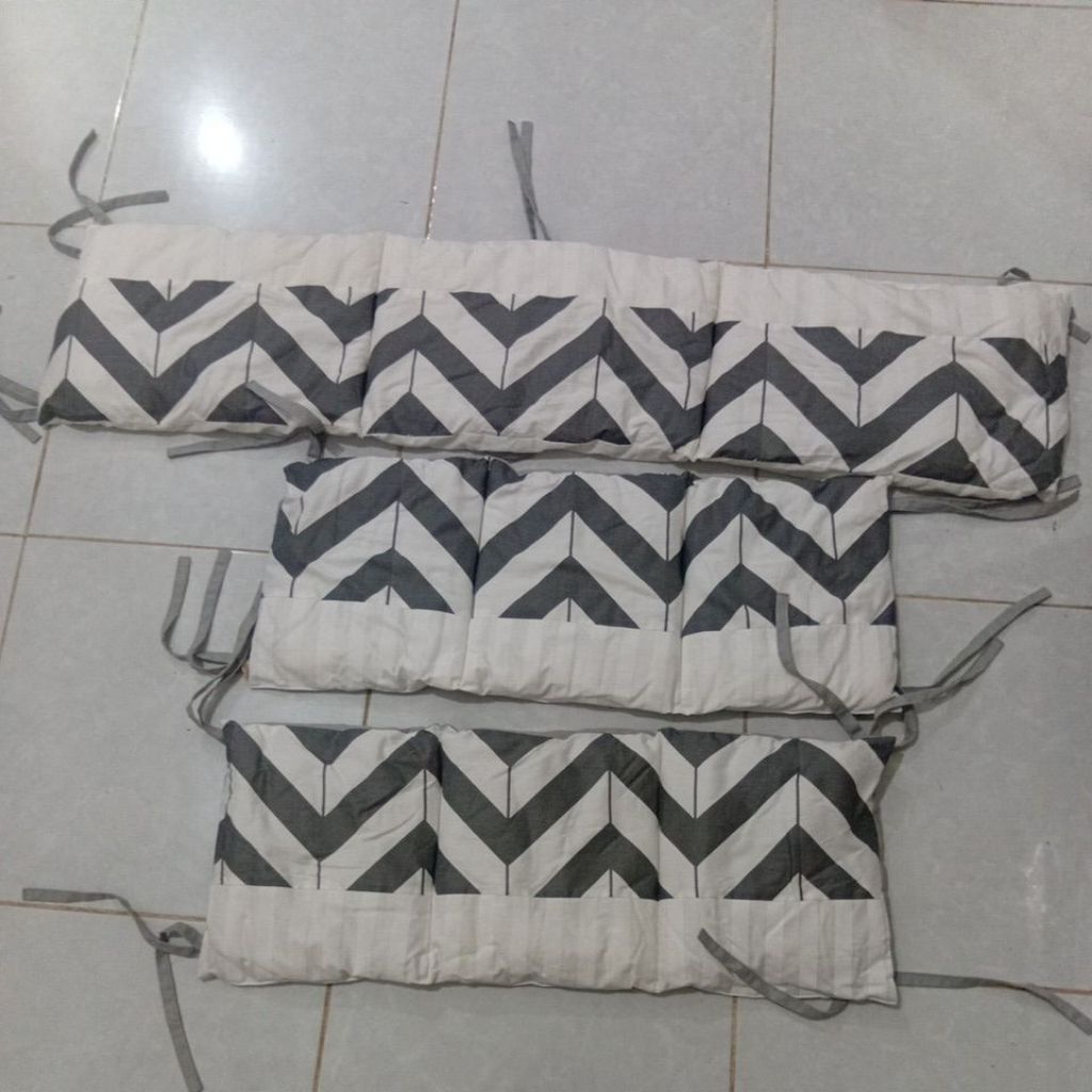 (PRELOVED) BUMPER / PINGGIRAN BOX BAYI