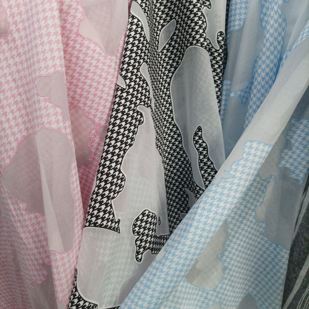 Kain Organza Motif Bunga, Transparan Cocok Untuk Gaun Malam & Rok (Harga Kain Per½ Meter)GNT