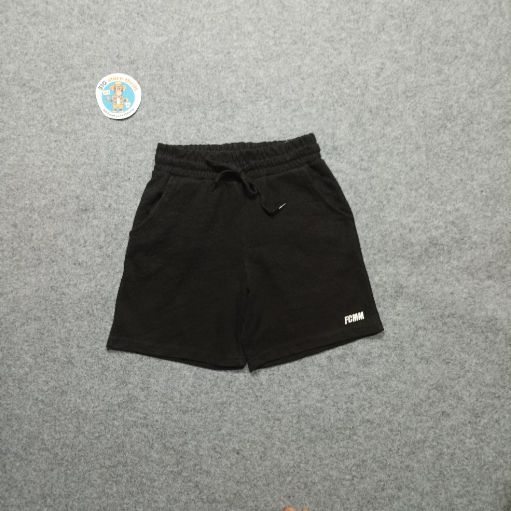 Celana pendek FCMM