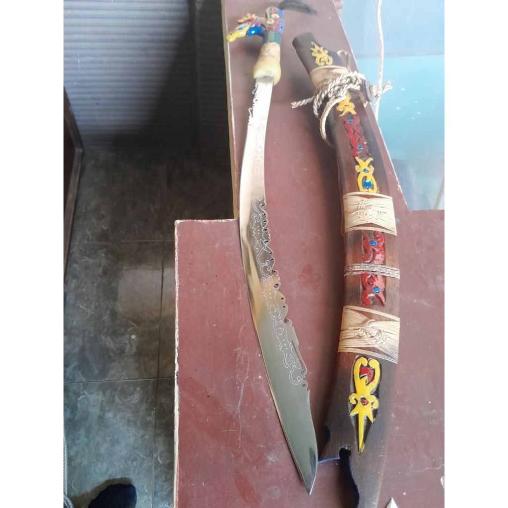 koleksi pusaka khas kalimantan