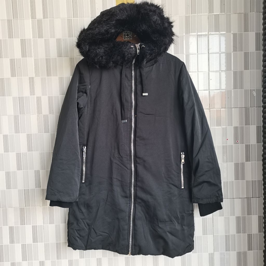 A438. HOODIE ZIIP LONG WARNA HITAM SIZE L  PRELOVED