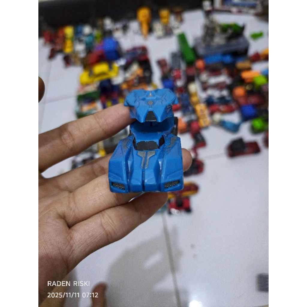 hotwheels battle force buster tank