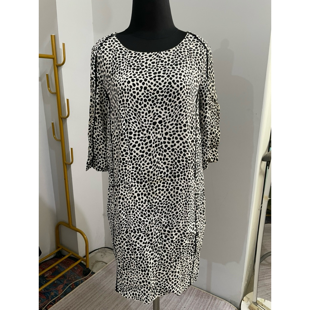 PL Mango Dress Wanita Motif Polkadot Hitam Putih Lengan 3/4 – Midi Dress Longgar Casual Kekinian