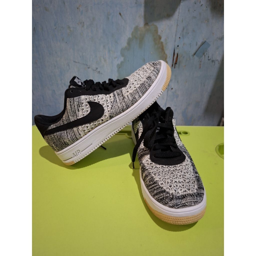 Sepatu Nike Air Force I tenun greey