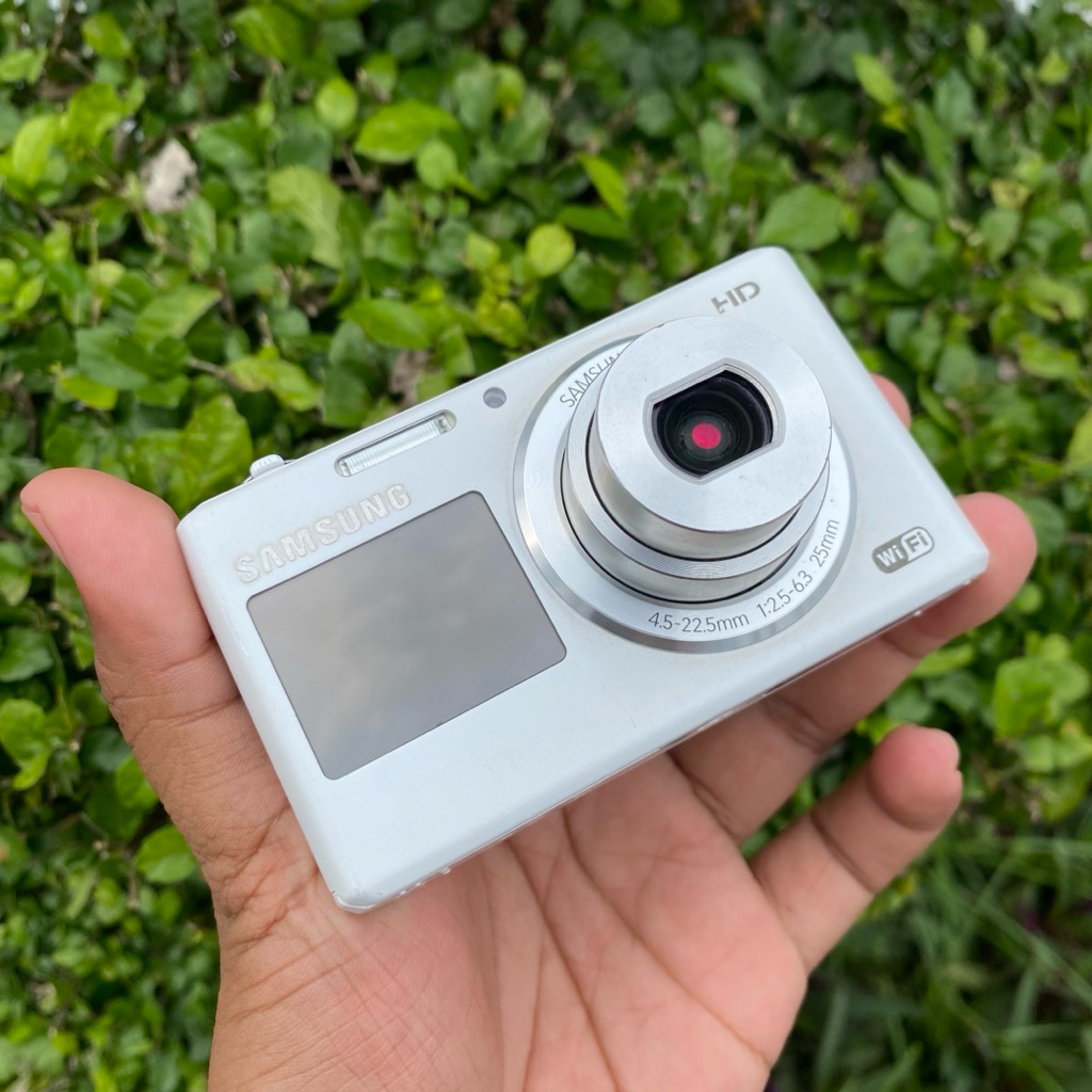 Kamera Digital Samsung DV150F Minus