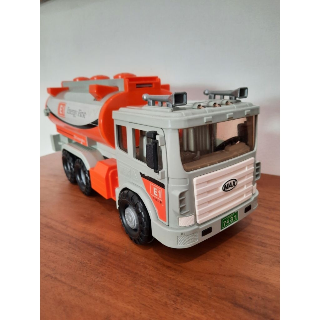 Preloved Mainan Truk Oli Deasung