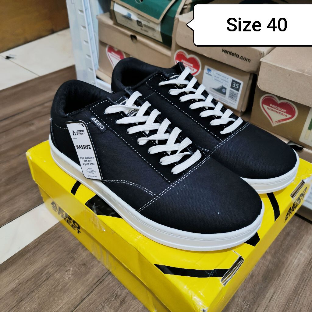 Sepatu Aerostreet Massive Basic Black White