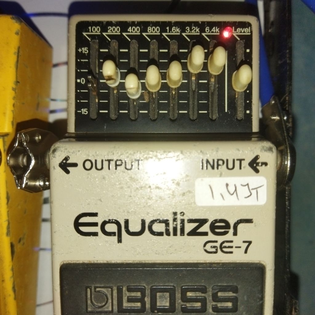 efek gitar merk boss ge7 equalizer pedal analog stompbox digital