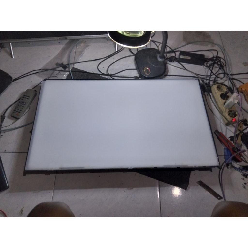 Kertas Reflektor Tv Hisense 32A3100G