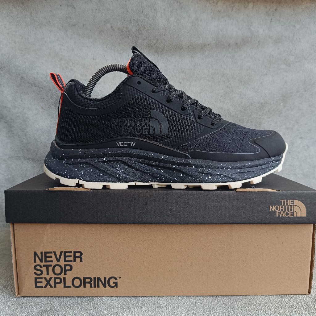 Sepatu TNF Vectiv Cedar Mesa Trail Running Black/orange