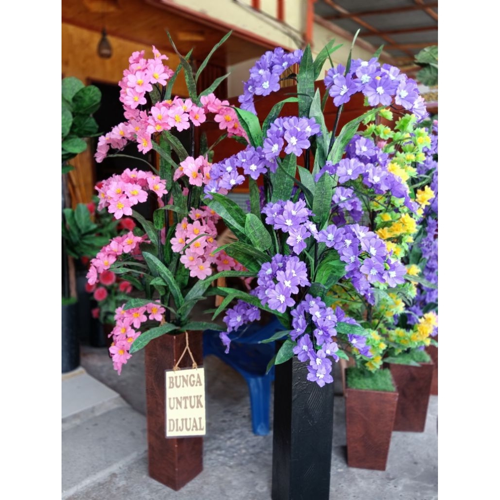 bunga kantong kresek warna ungu