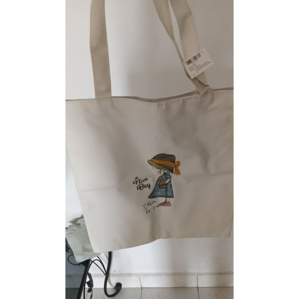 Tote bag putih (Mr.DIY)