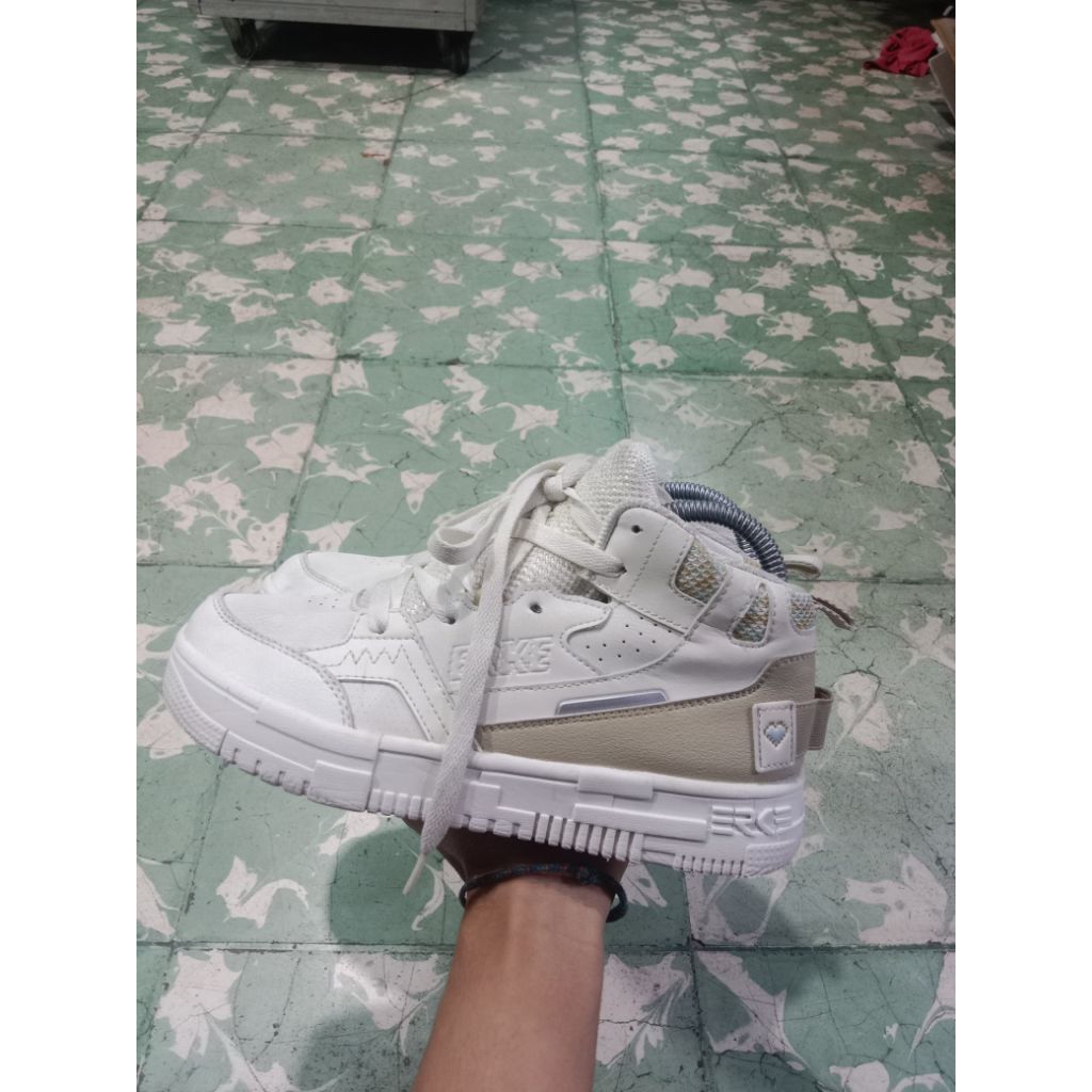 Sepatu Erke Wanita Second Original(37)