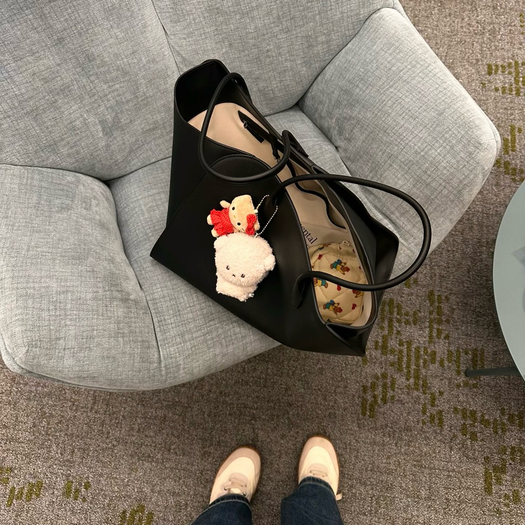 [PRE-ORDER] The Row - Marlo Bag 17