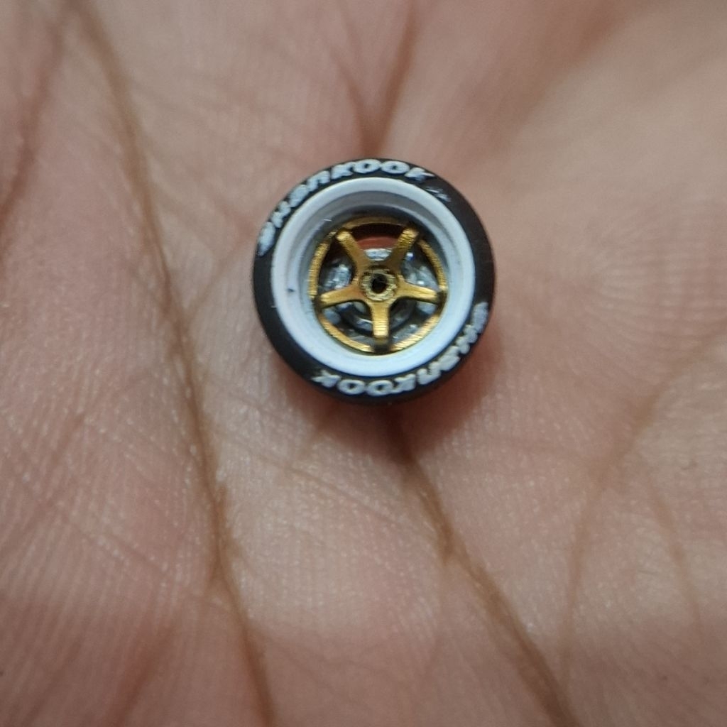 Ban Velg diecast merah / kuning