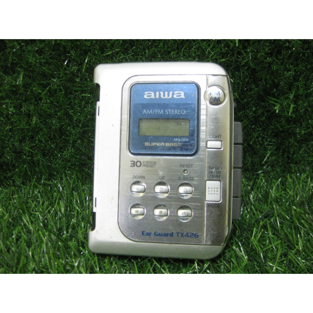Walkman Aiwa TX-246 pemutar kaset AM FM Radio