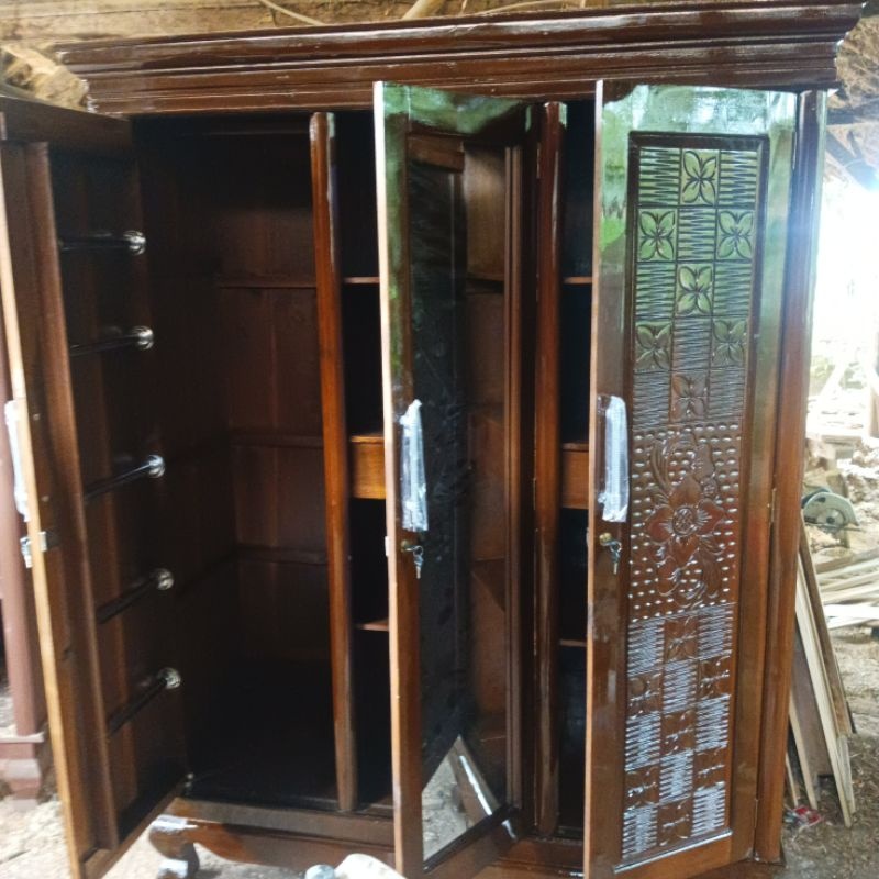 Lemari Pakaian Double Rak Full Kayu Jati 3 Pintu