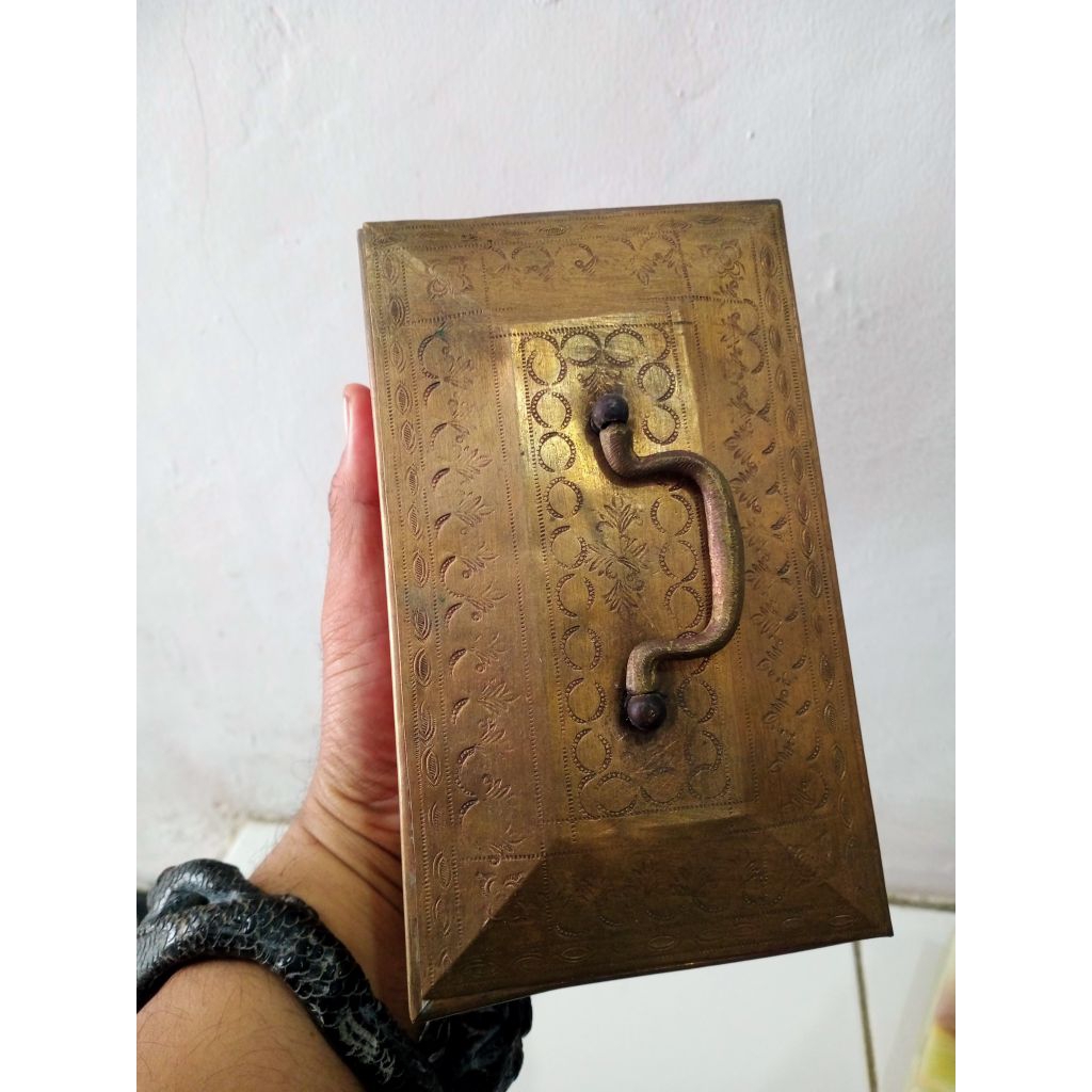 kotak perhiasan kuningan kuno