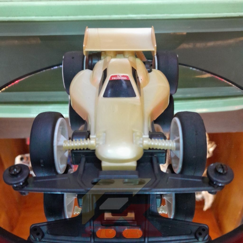 tamiya astute cream body + zero chassis