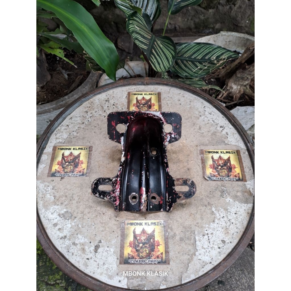 pangkon stoplamp yamaha v80 ORIGINAL pangkon stoplamp v80 dudukan stoplamp v80 pangkon lampu v80 bra