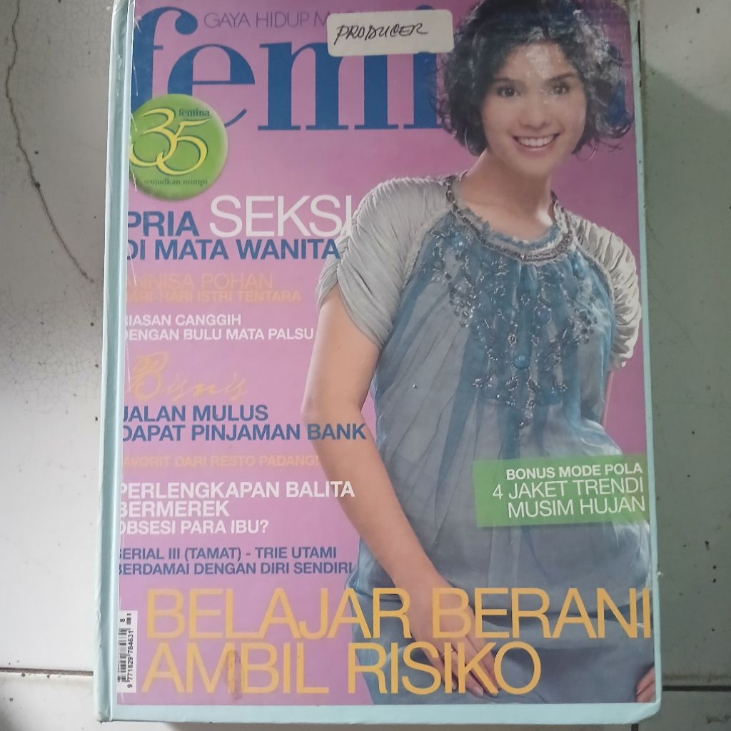 Majalah femina Bundel Bekas