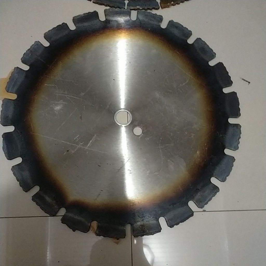 gergaji batu bekas bahan pande