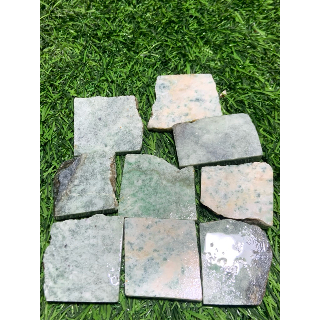 Bongkahan batu giok nusantara