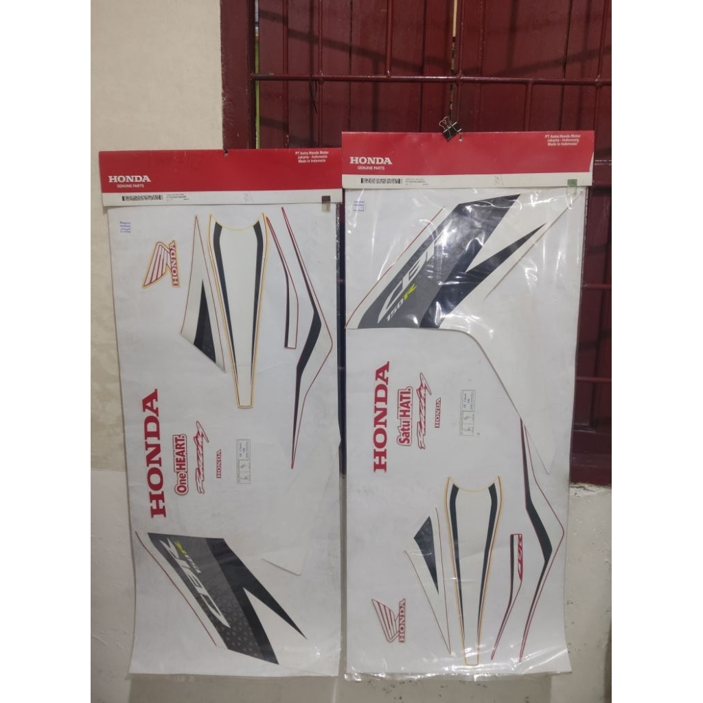 Strip Body L R Strip Body CBR 150R Kiri Kanan 871X0K45N60ZAL dan 871X0K45N60ZAR Original AHM