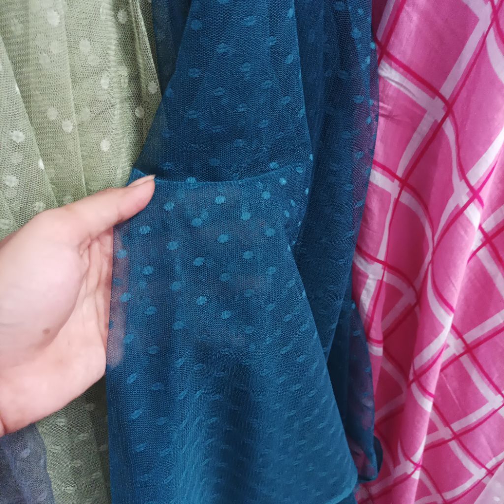 Kain Bahan Tile Bintik Tulle Dot Korea Premium Warna Biru Tua | Bahan Brokat Kebaya, Rok Tutu, Gaun 