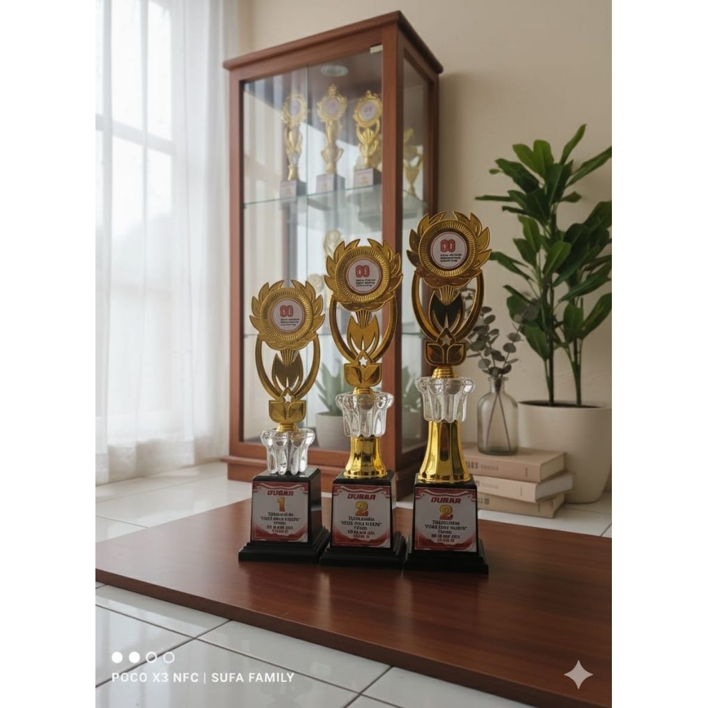 piala kaca asbak belimbing, piala juara set 123, piala volli, piala lomba