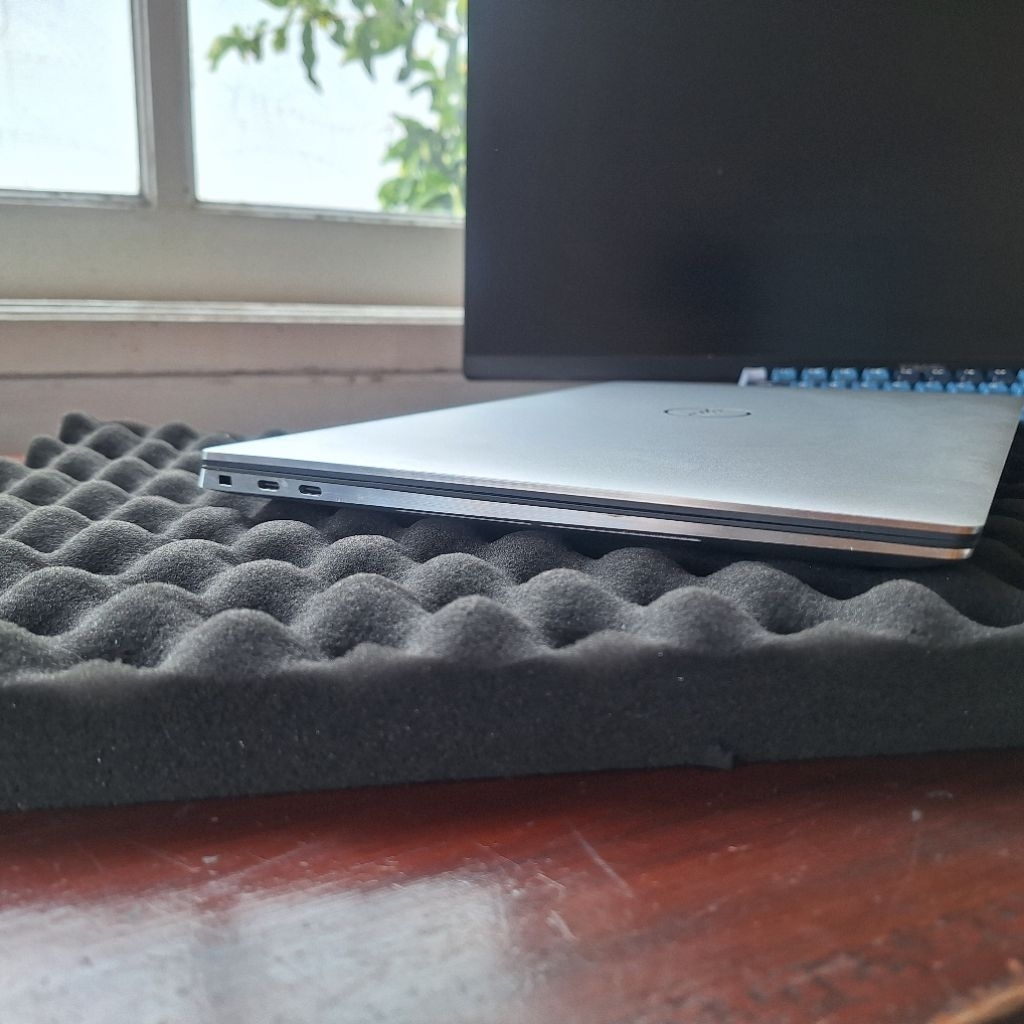 Dell XPS 15 9530 i7-13700H RTX 4060 32GB 1TB Oled 4K Touchscreen