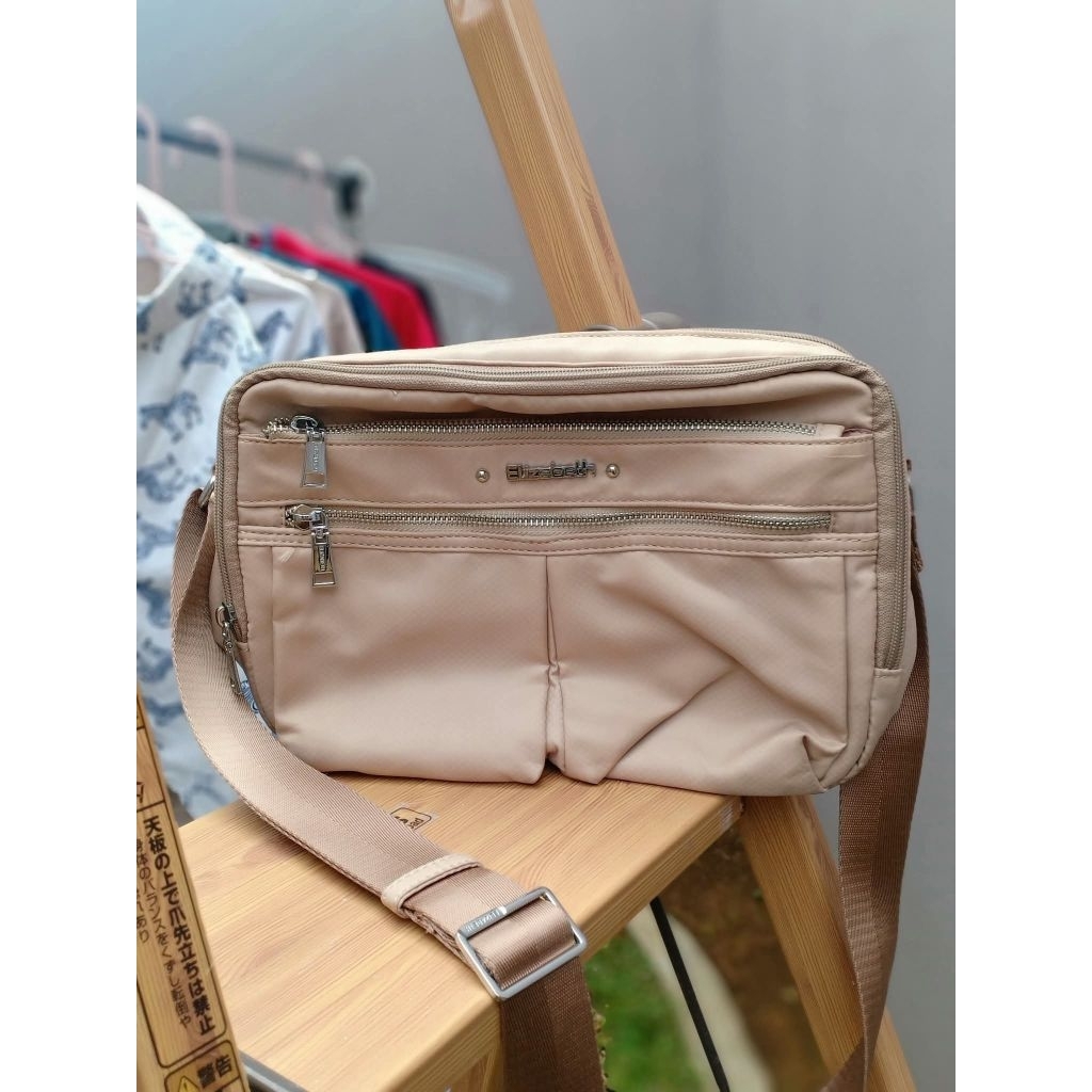 Tas Slempang Elizabeth