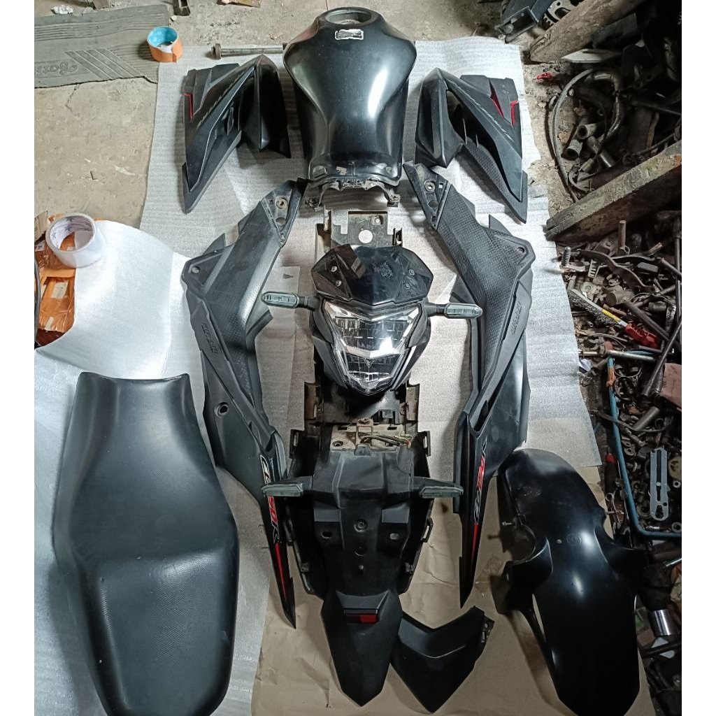 full body set dari depan sampai belakang 2nd ori cb150r V3