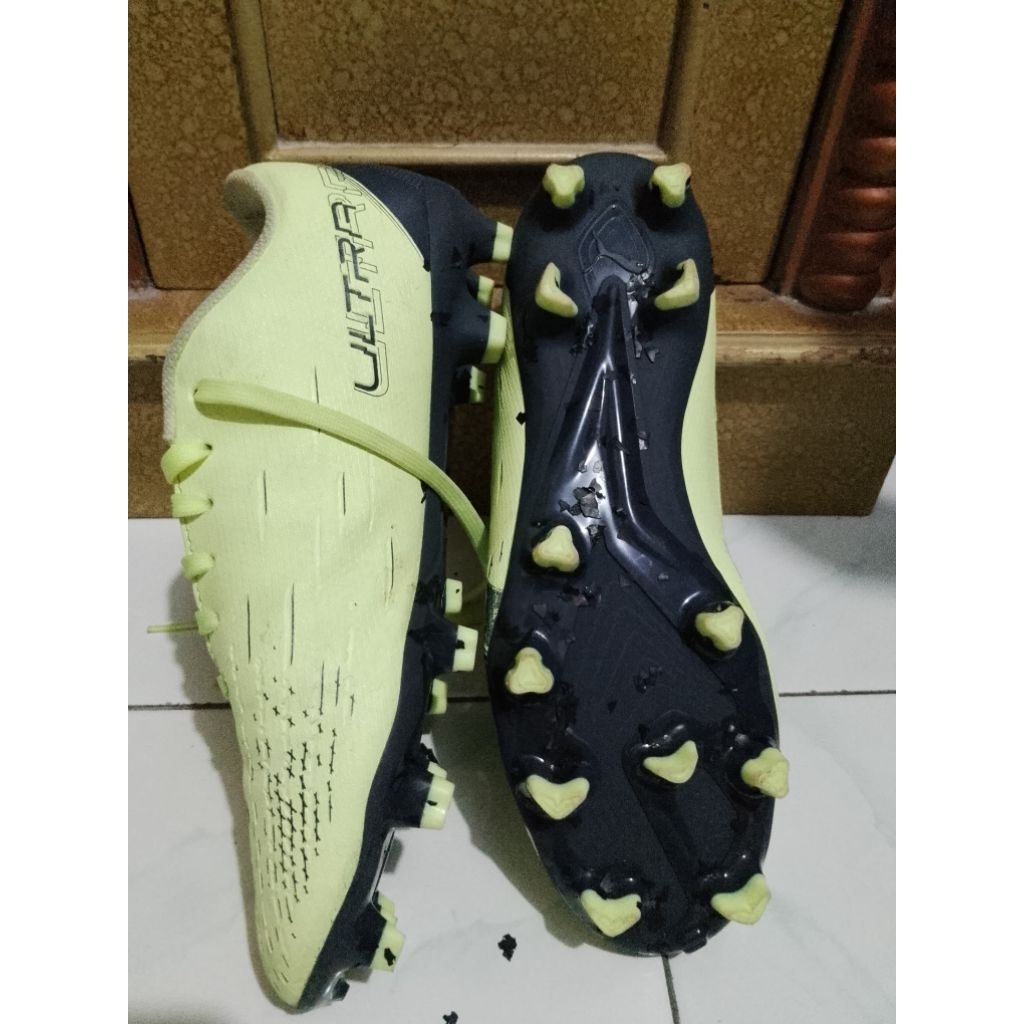 Sepatu Bola Puma Ultra