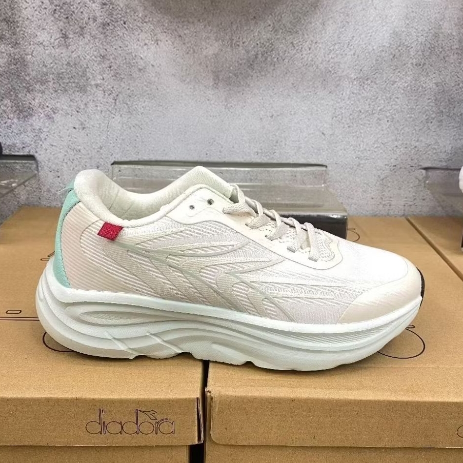 DIADORA PILO WOMENS RUNNING SHOES - WHITE & BEIGE