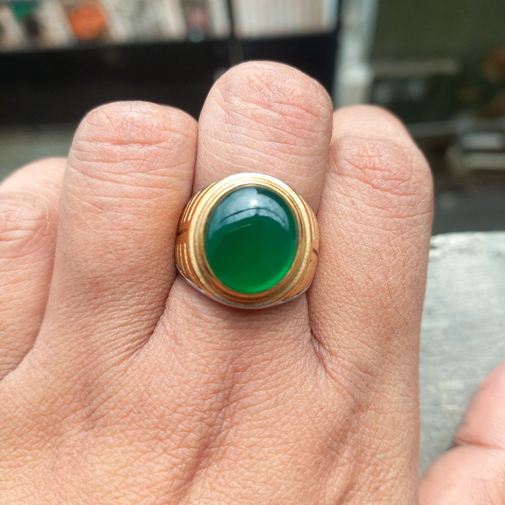 cincin batu Anggur hijau ukuran medium