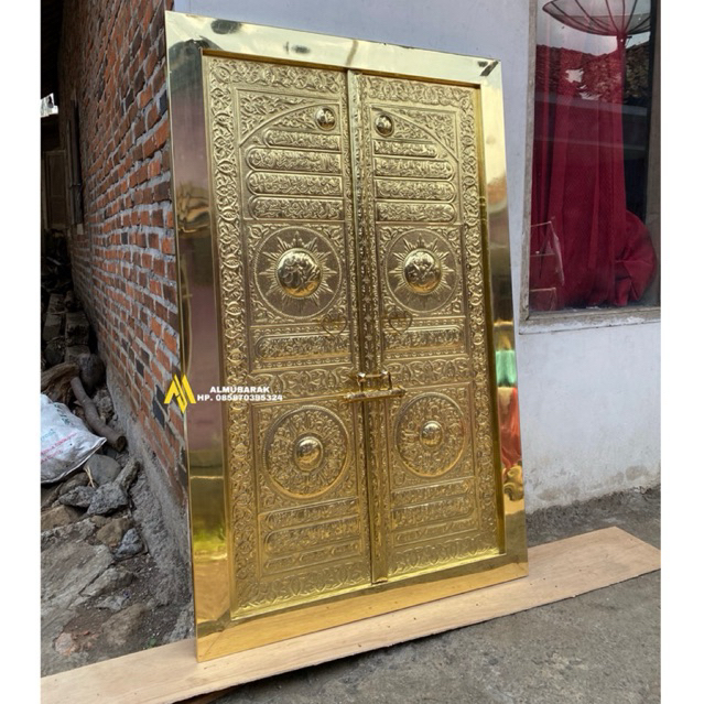 pintu kabah kuningan