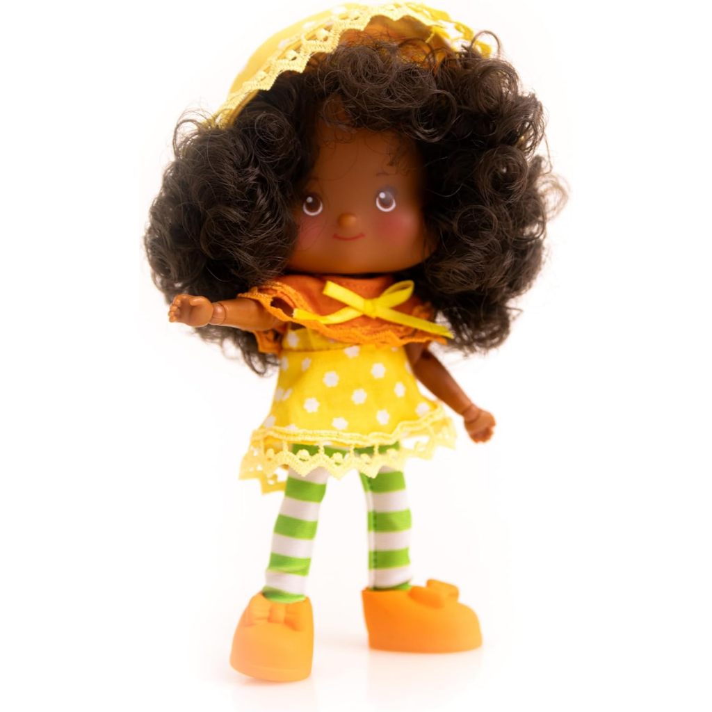 Strawberry Shortcake 5.5-inch Orange Blossom Poseable Sweet Scented Fashion Doll with 4 Surprise Rev