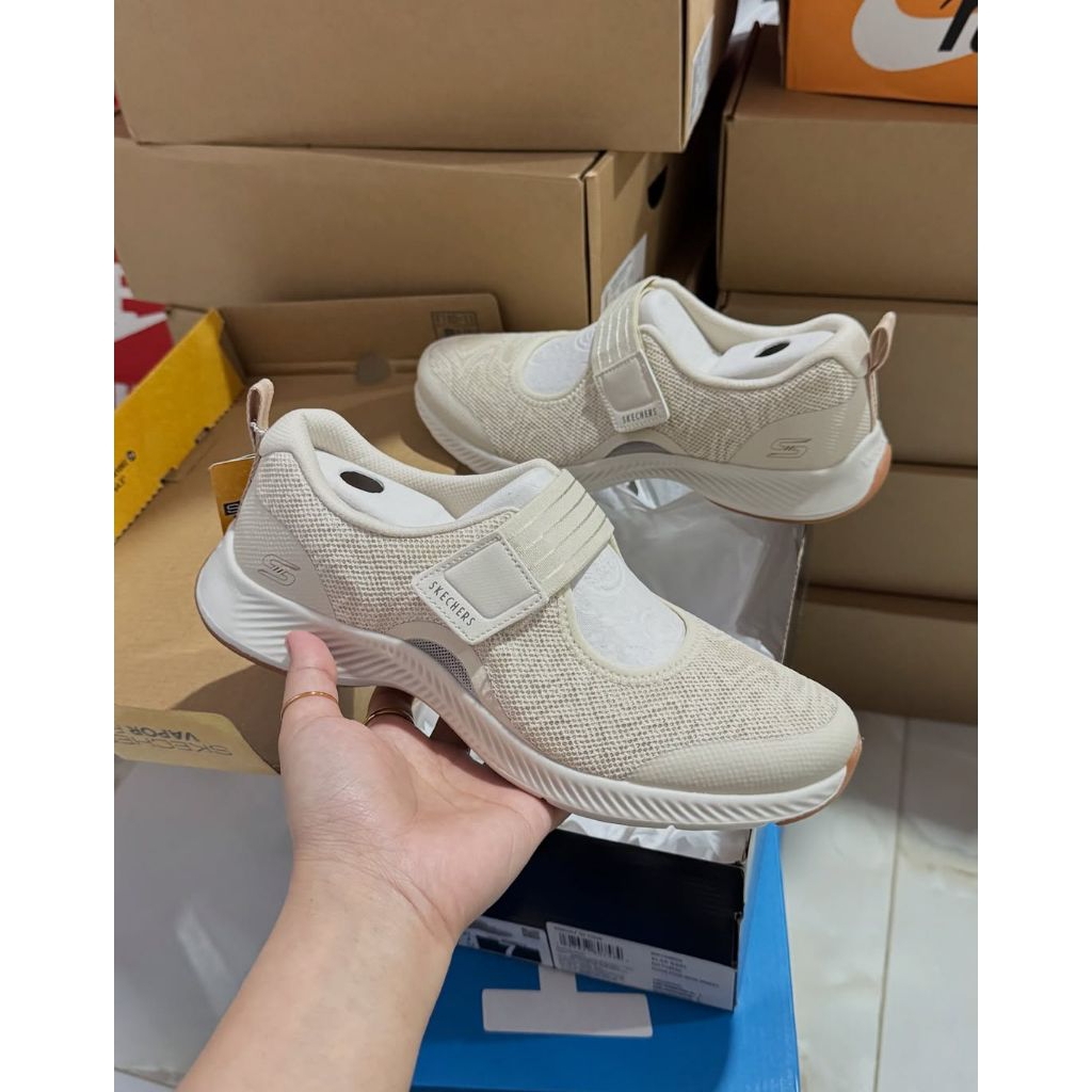 Sepatu Skechers Vapor Foam Move Women's Sneakers - Natural
