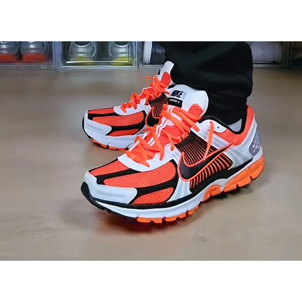 NIKE ZOOM VOMERO 5 NEW Sneakers Sepatu