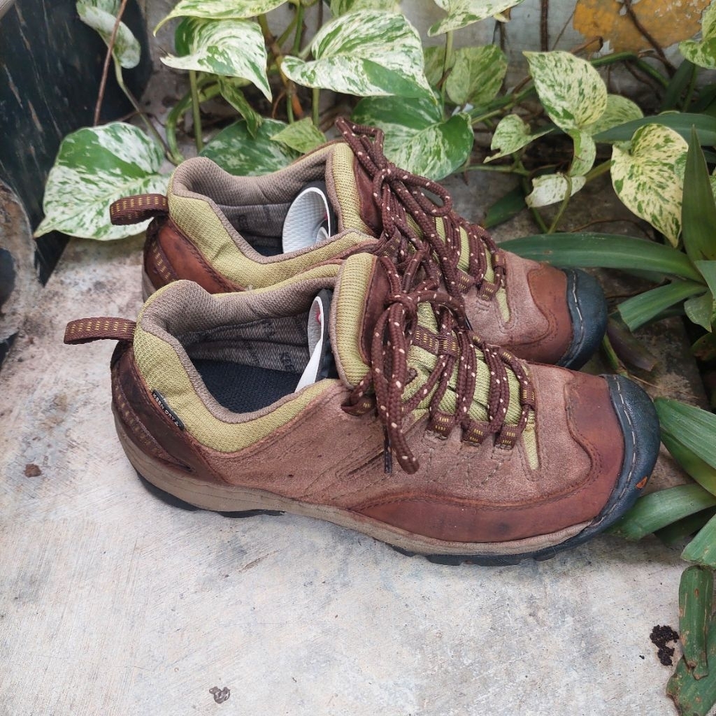 sepatu hiking second keen size 38(24,5cm)