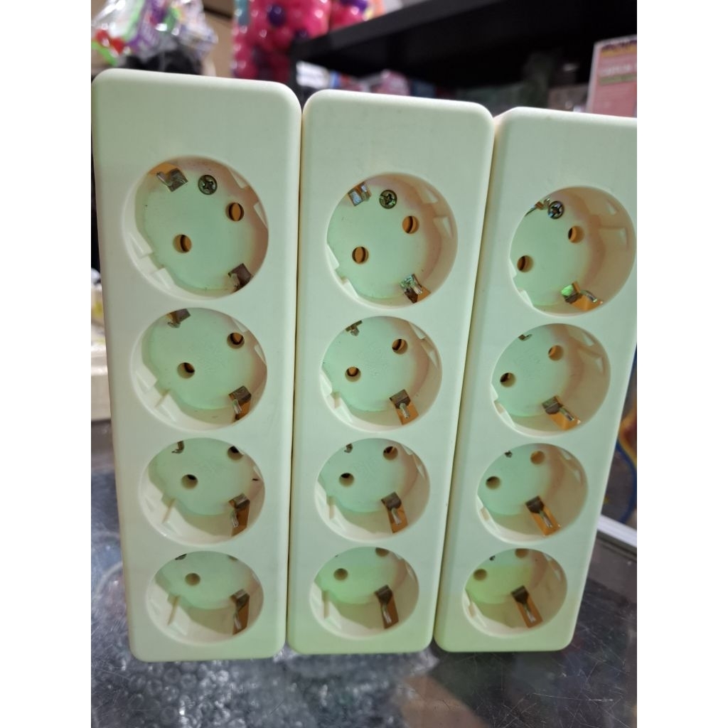 Colokan Listrik / Terminal Listrik 4 Lobang