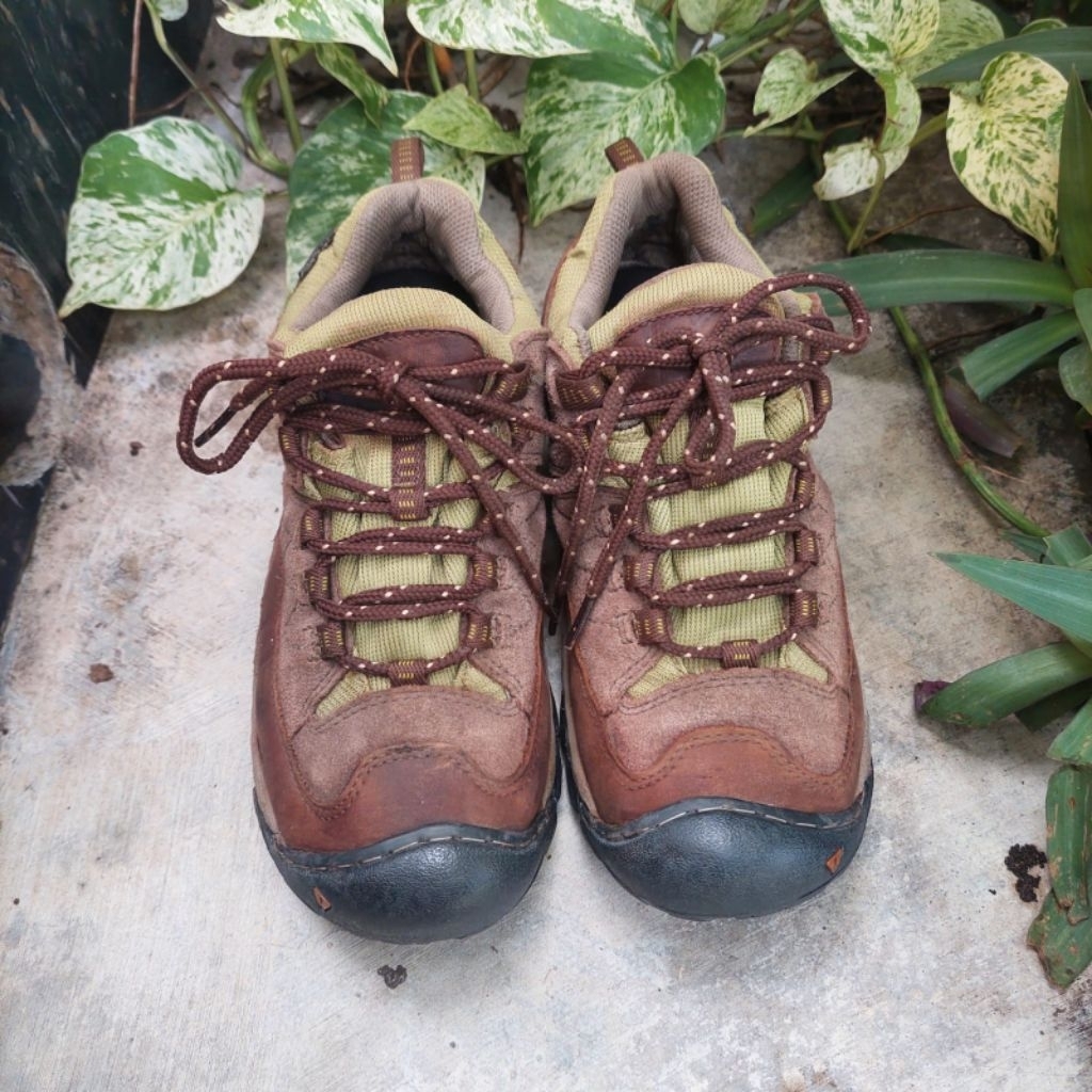 sepatu hiking second keen size 38(24,5cm)
