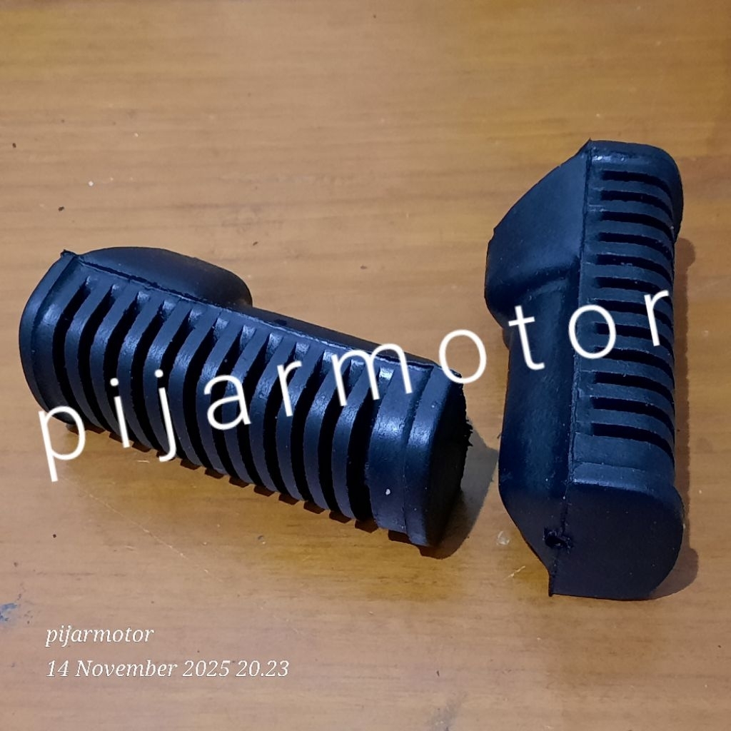 Sepasang Karet Footstep Depan Suzuki RC 100 Bravo Crystal Tornado Satria 120 TRS Shogun 110 Kawe
