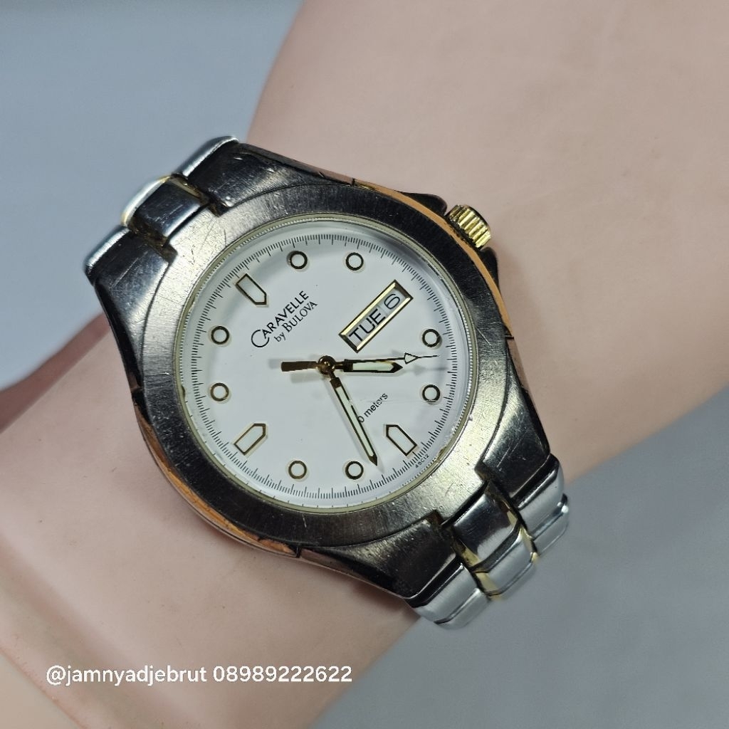 Jam Caravelle by Bulova Silver Gold Bekas