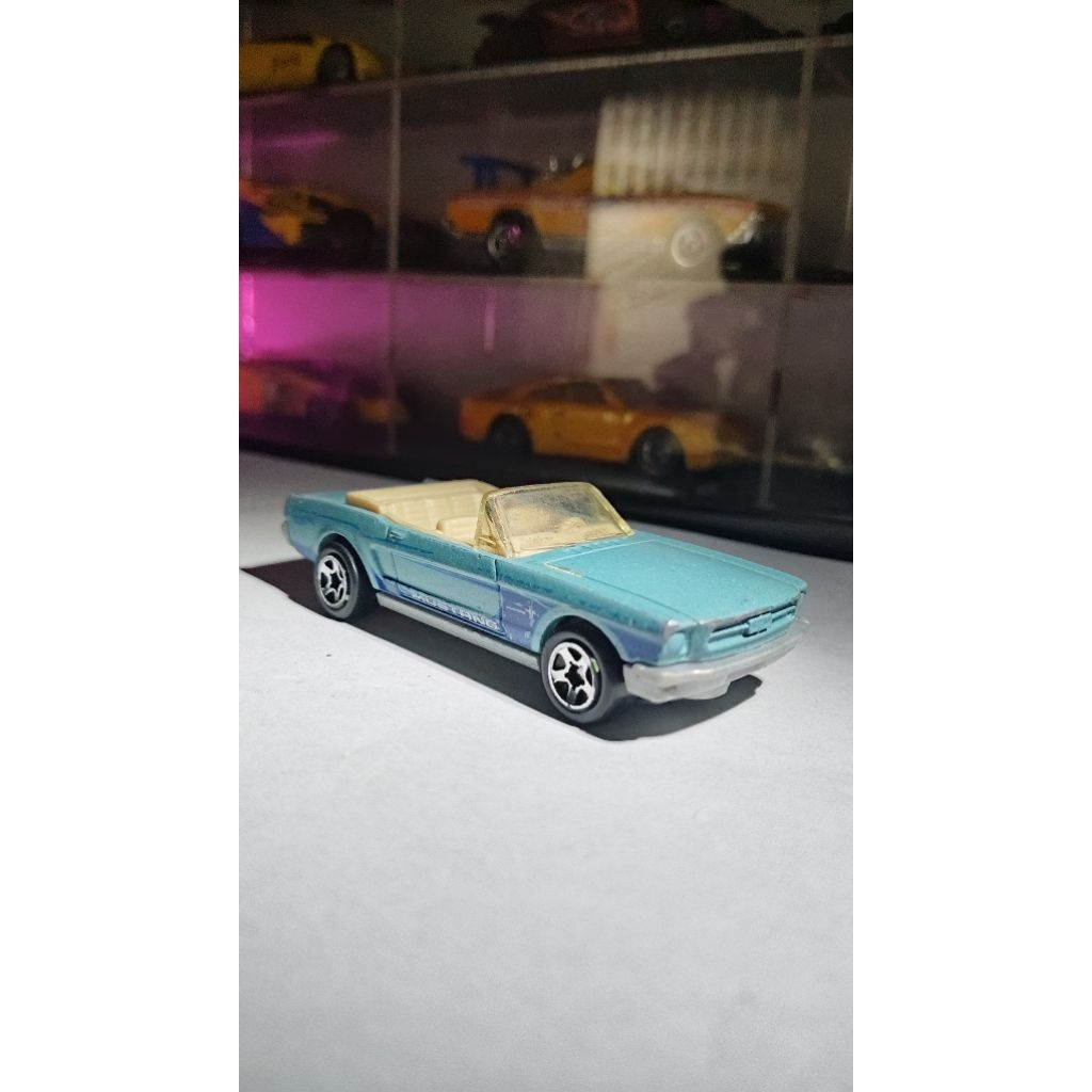 Hot wheels 65 Mustang Convertible