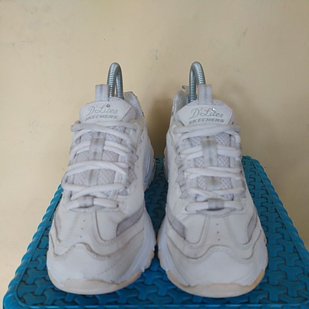 Sepatu Second Skechers D'Lites size 37 insole 24 cm